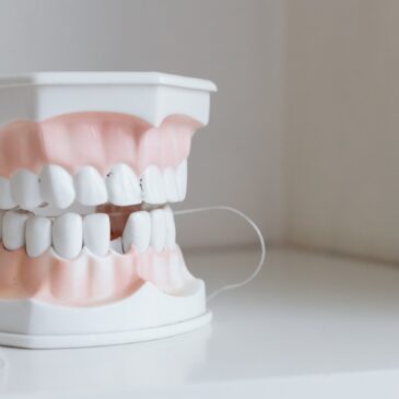 Here’s What You Need To Know About Dentures
